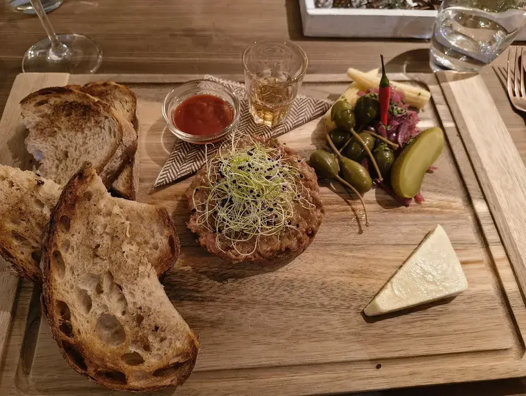 Simon_Elk Restaurant_Lenk_avis