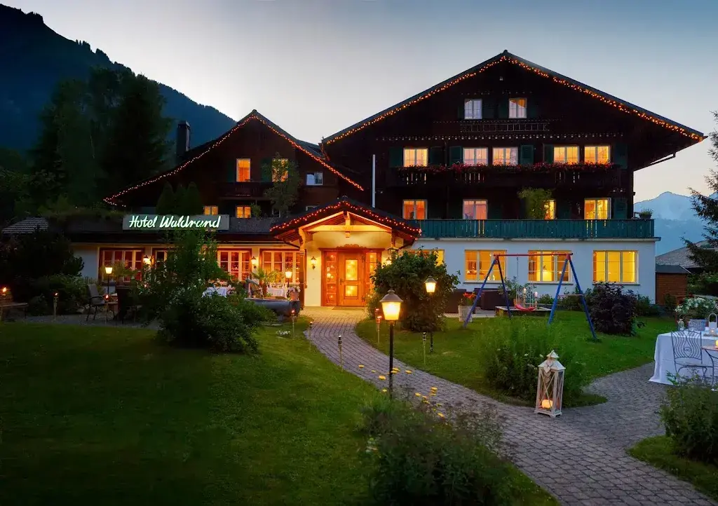 Hotel Restaurant Waldrand_Lenk_slider_image_1