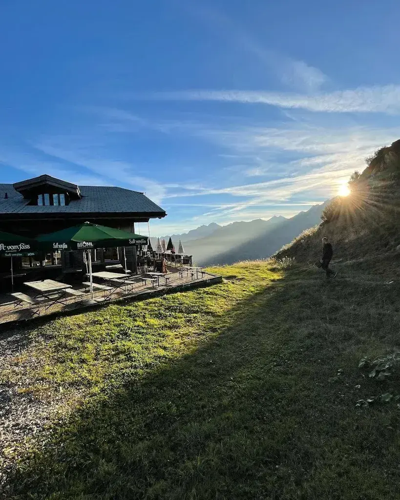 Darina W_Berghaus Leiterli_Lenk_avis