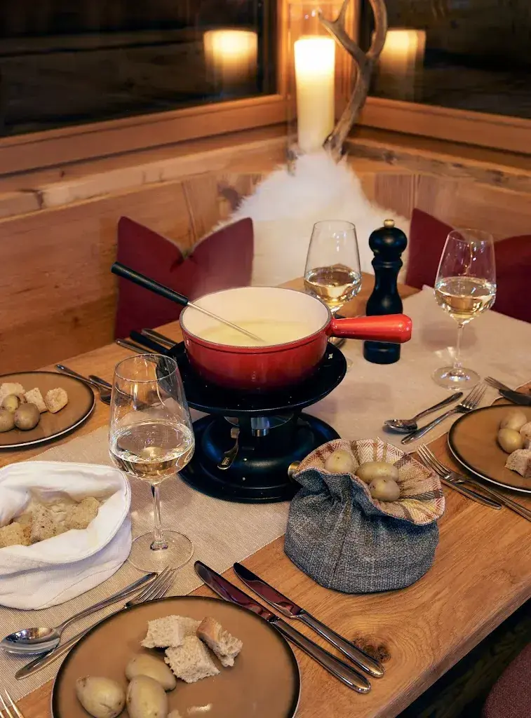 Fondue Hüttli Alpenland restaurant à Lauenen