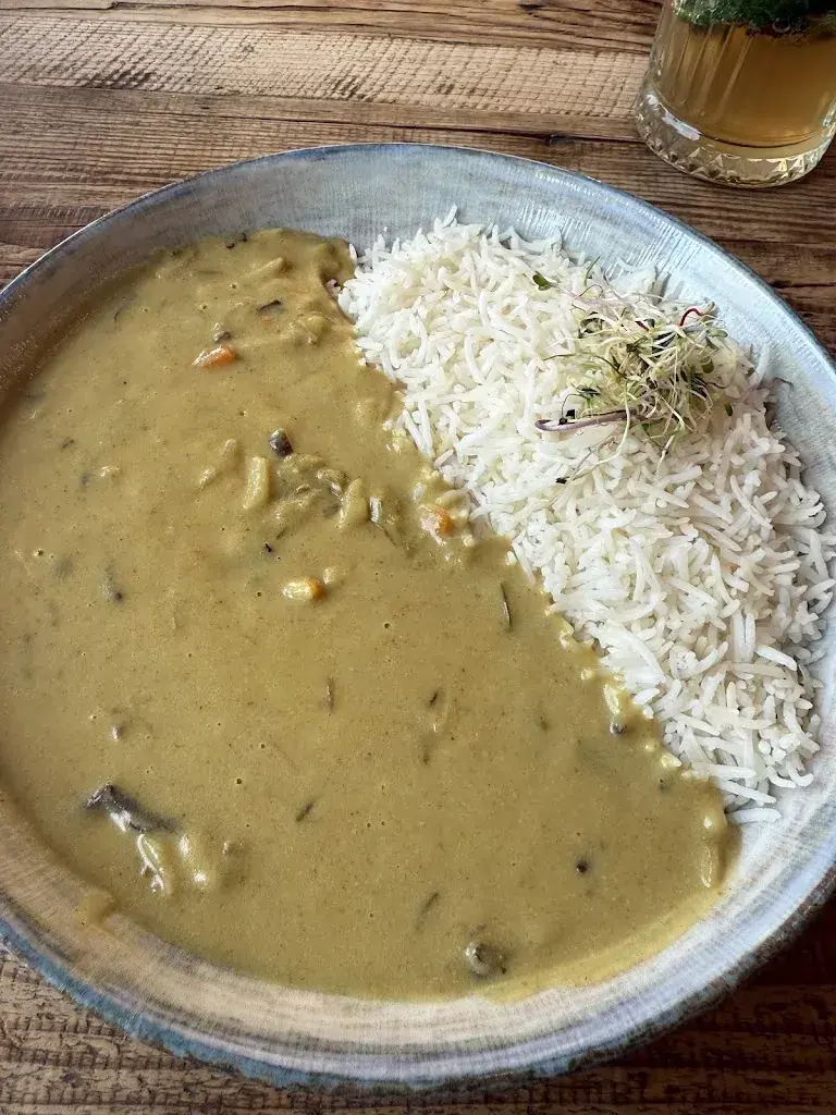 Sanjana Goyal_The Boat Restaurant_Gstaad_review