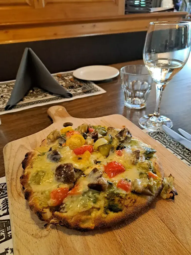 김지은 (J. E. Kim)_Restaurant Landhaus Saanen_Saanen_avis