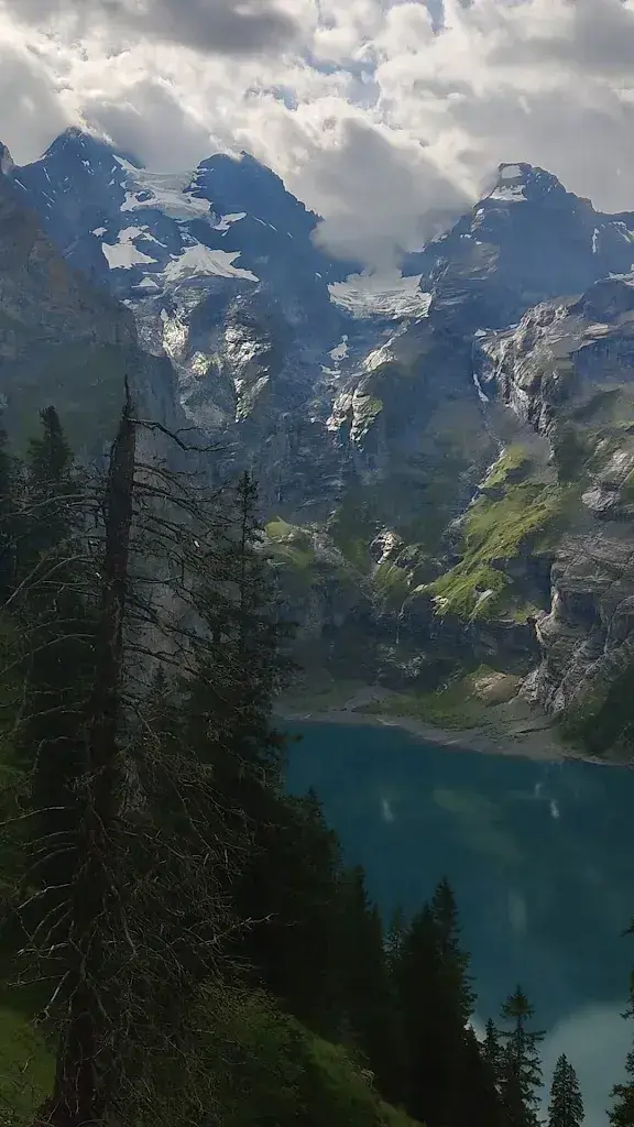Andriy Kudin Photographer_Hiking Path to Oeschinensee_Kandersteg_review