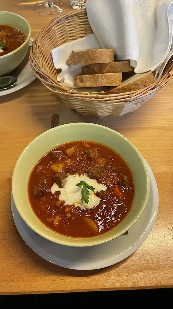 Huda Salman_Restaurant Michel's Stallbeizli_Gstaad_review