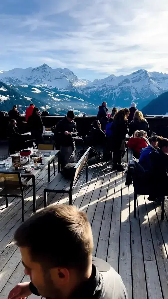Rubens Cury_Bergrestaurant und Lounge Eggli Gstaad_Saanen_avis