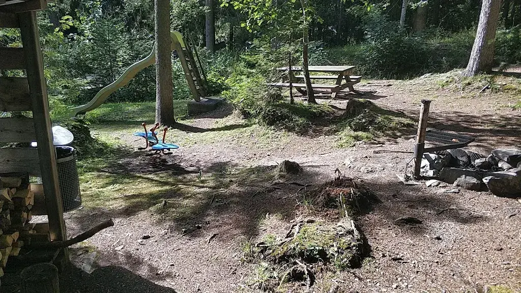 Turbach Picnic_Saanen_slider_image_3