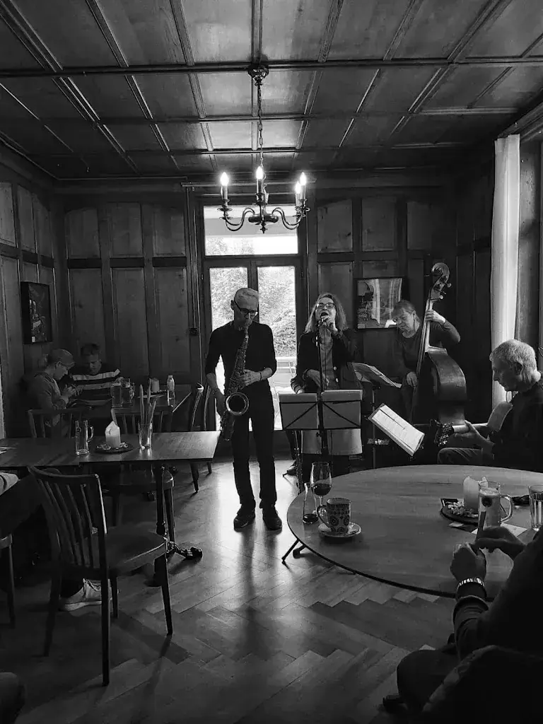 Jürg Burkhart_egge 9_Schwarzenburg_reseña