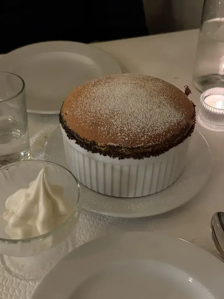 Gabriel Cardoso_Hellys_Bern_review