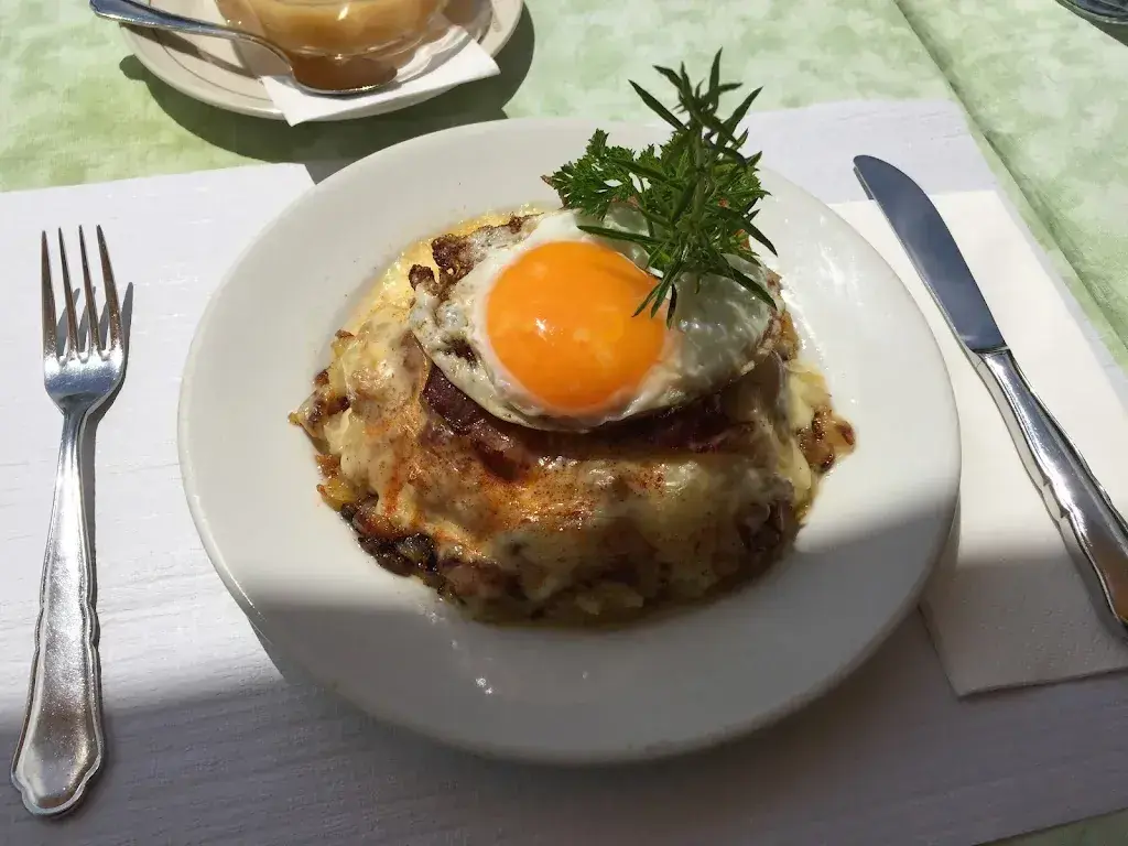 Alex S_Hotel Restaurant Schwarzenbühl_Riffenmatt_avis