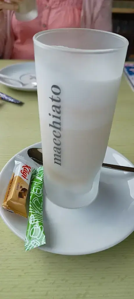 Chris_Hotel Restaurant Schwarzenbühl_Riffenmatt_avis