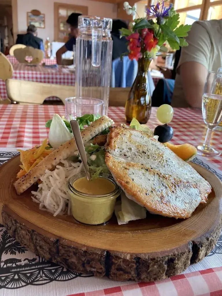 Valentina Lebedeva_Hotel Restaurant Hornfluh_Saanenmöser_avis