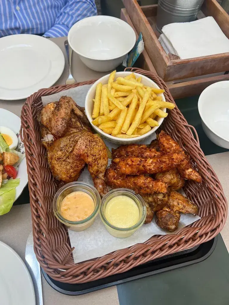 Esther T_Güggeli-Beiz_Bern_review