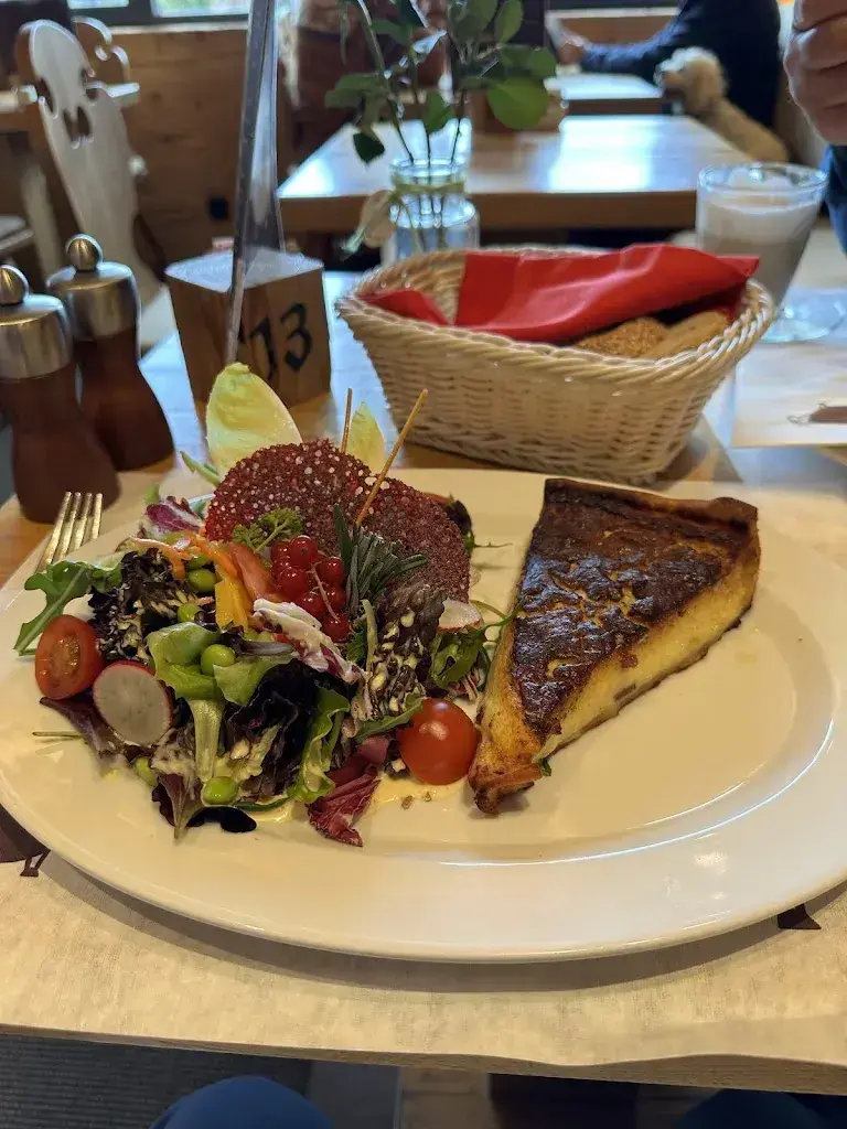 C. Erd_Charly's Gstaad AG_Gstaad_review