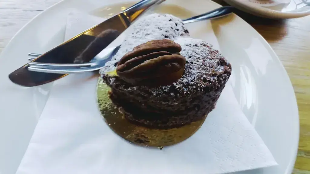 Jatinder Singh_Charly's Gstaad AG_Gstaad_review