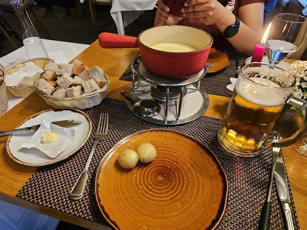 Restaurant Posthotel Rössli_Gstaad_slider_image_3