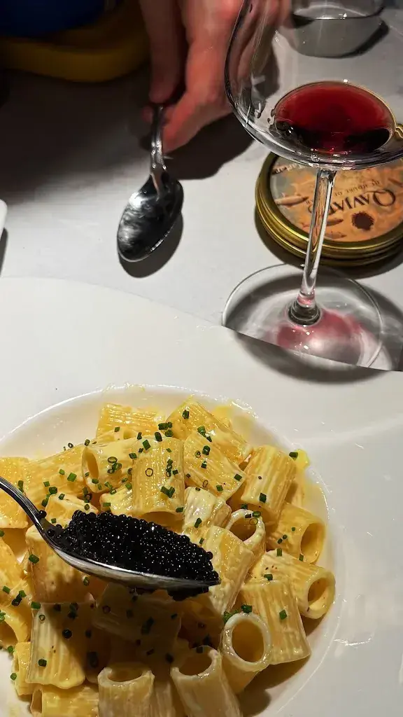 Qavjar - Boutique & Seafood Bar_Gstaad_slider_image_2