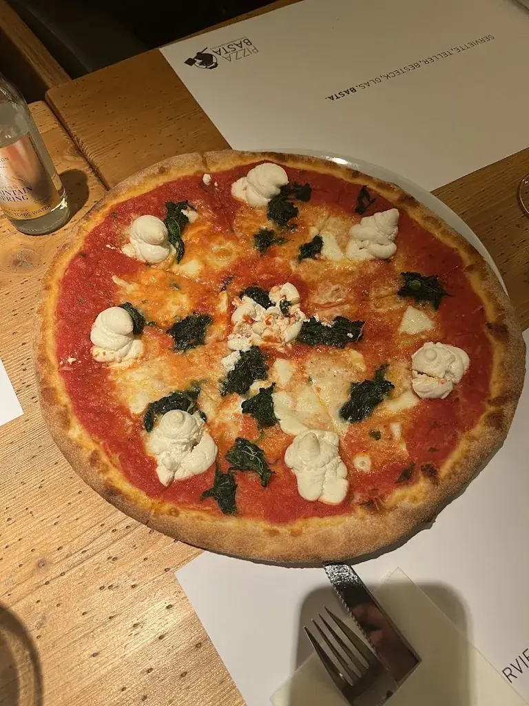 Menu_Pizza Basta_Gstaad_image_5
