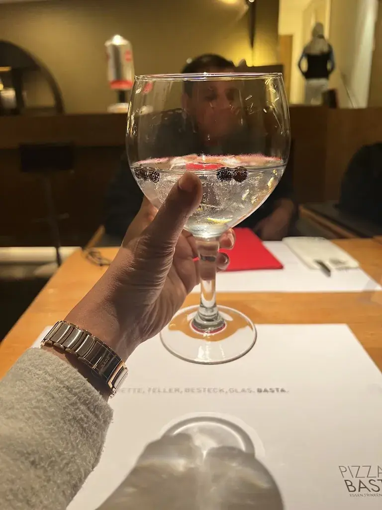 Menu_Pizza Basta_Gstaad_image_6