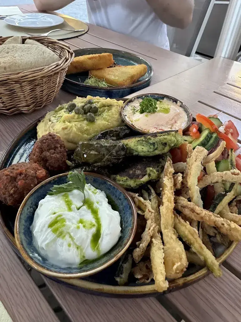 Shathena Tharmalingam_Cretan Garden_Thun_review