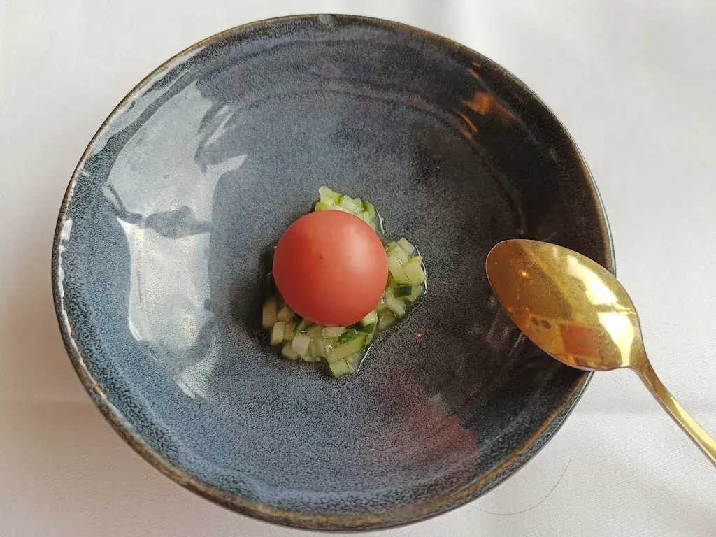 Pimchanok Pitfield_Bahnhof_Steffisburg_review