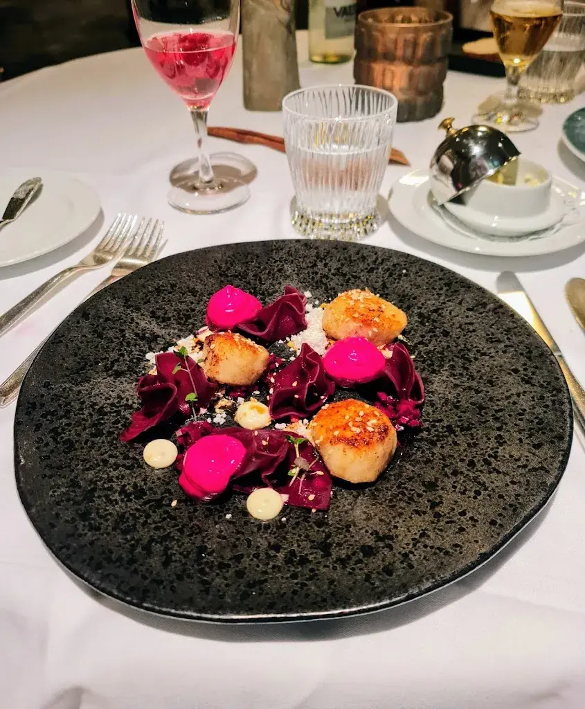 Mareeya Bontus_Bahnhof_Steffisburg_review