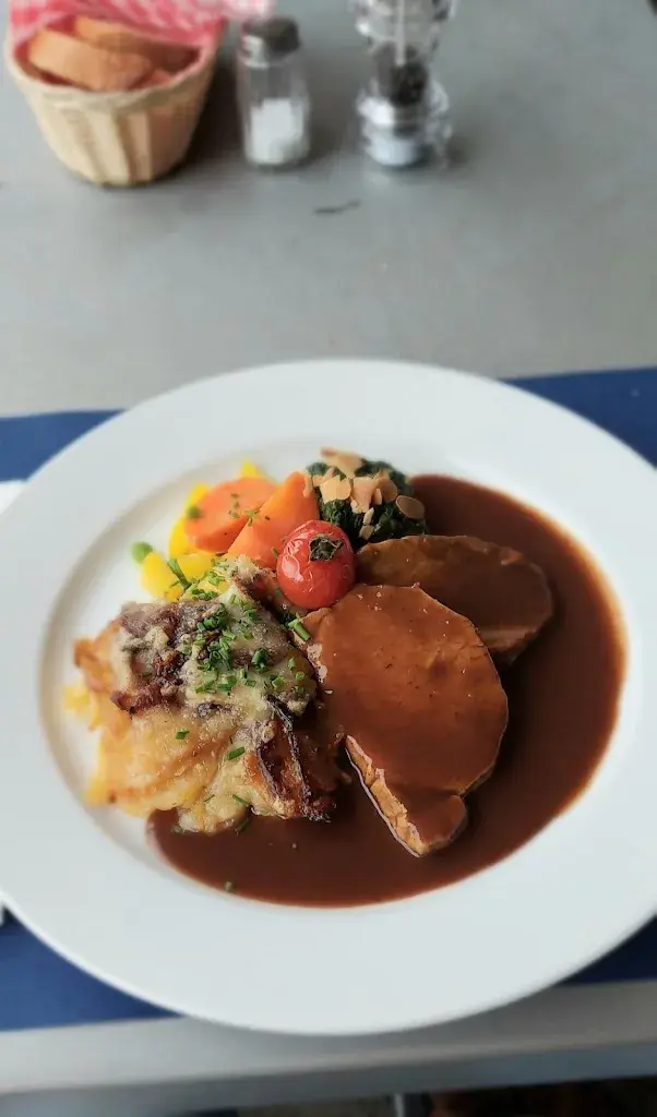 Ivan Hirt_Restaurant Tscharnergut Bern_Bern_avis