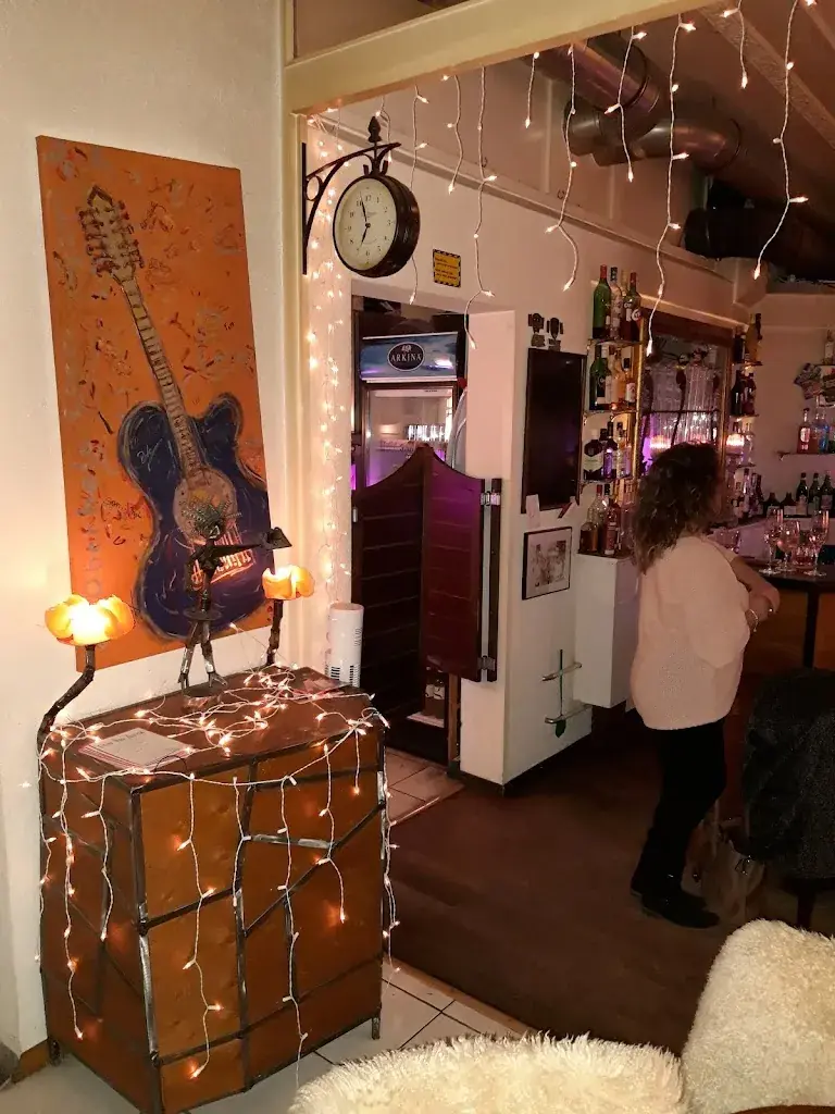 Jüre's Kafi-Bar_Oberhofen am Thunersee_slider_image_2