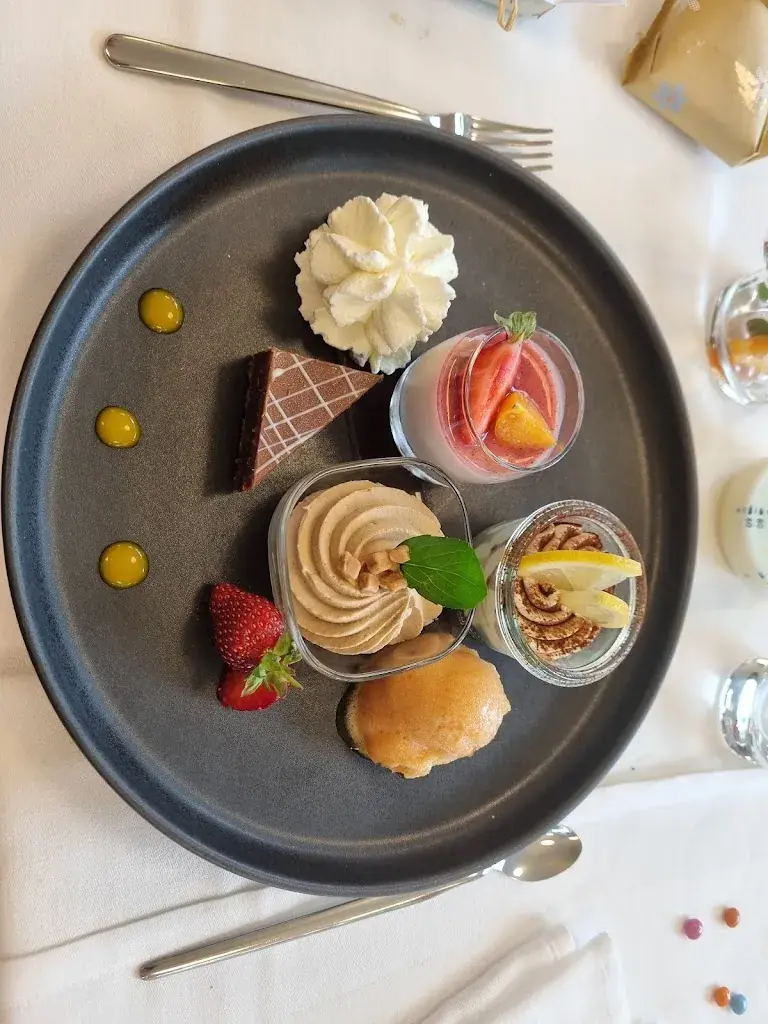 Deborah F._Restaurant Alpenblick_Uetendorf_review