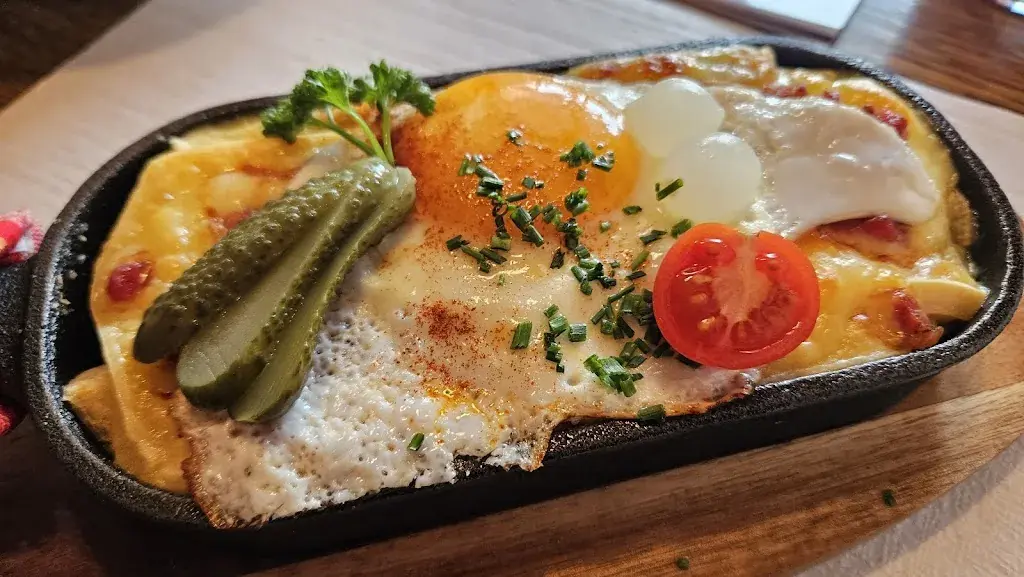 Samuel Sägesser_Bergrestaurant Buechmatt_Wolfisberg_avis