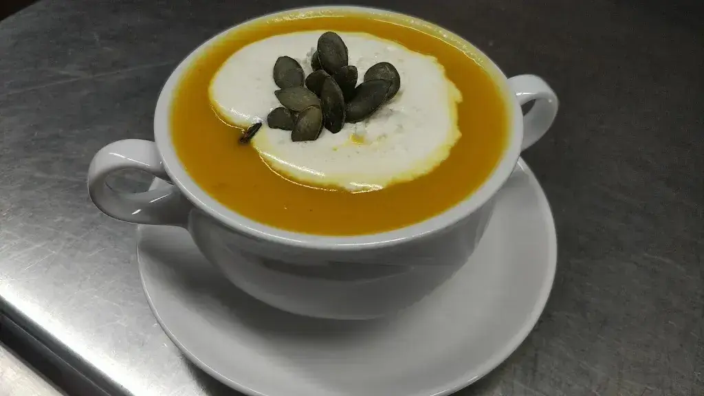 Frank H_Panoramarestaurant im Businesspark Aentlebuch_Entlebuch_avis