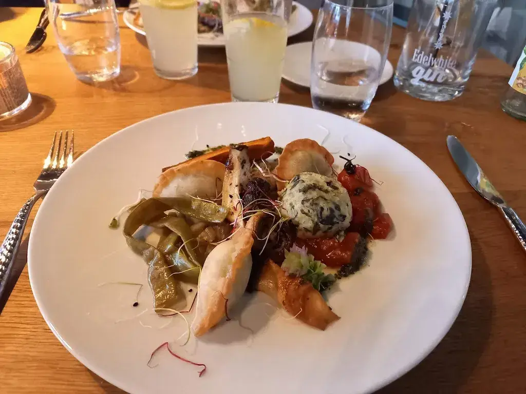 Coralie Etter_Lindenhof Ebnet_Ebnet_avis