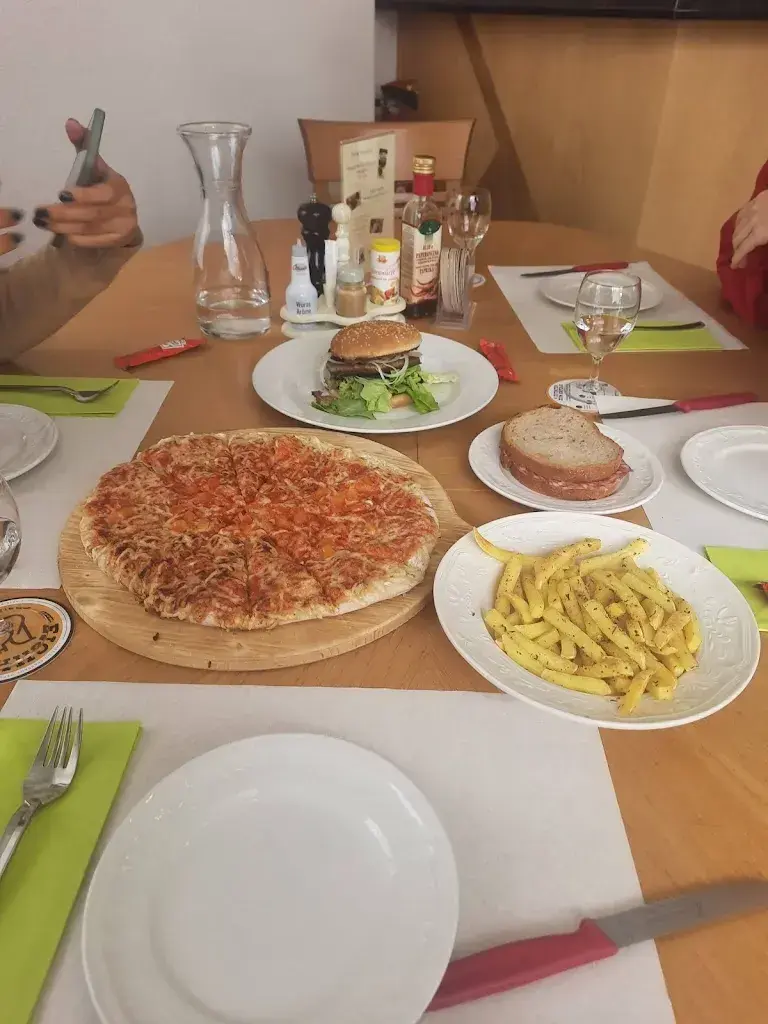 Pragya Rastogi_Fürstei_Flühli_review