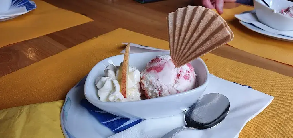 der coole Junge_Thorbach | Restaurant | Bar | B&B – Flühli_Flühli_recensione