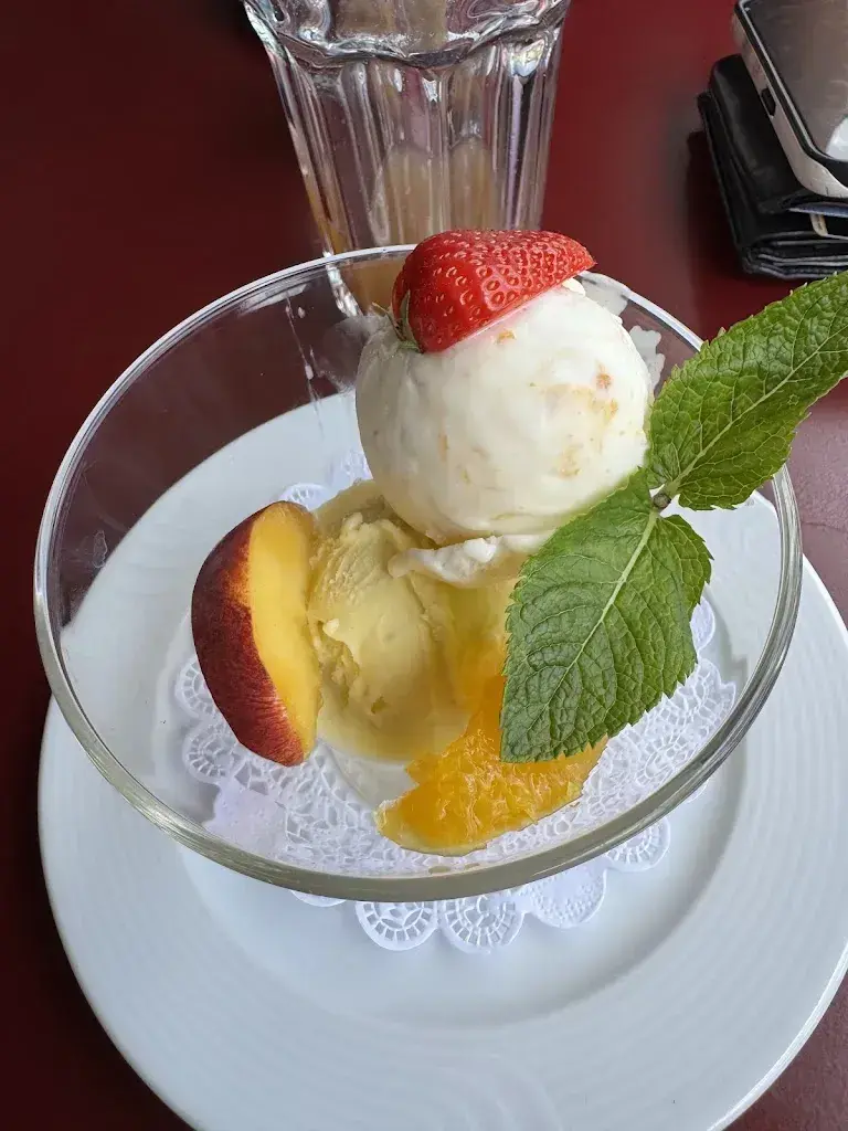 Karin_Restaurant Bergwelten Salwideli_Sörenberg_avis