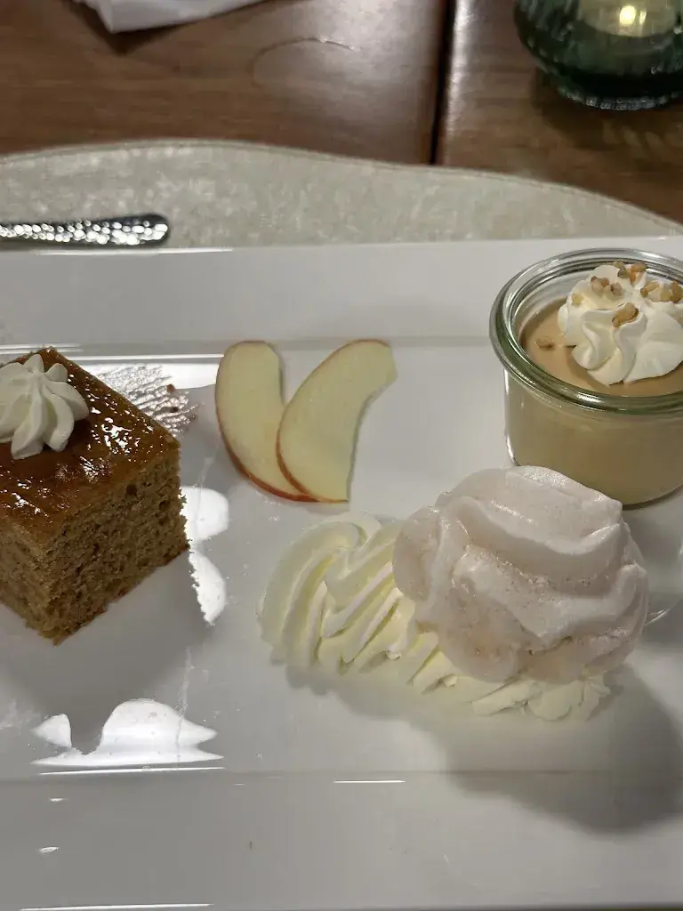 Jerome lam_Bergkäserei Marbach AG | Erlebniskäserei mit Verkaufsladen und Bistro / Restaurant_Marbach_review