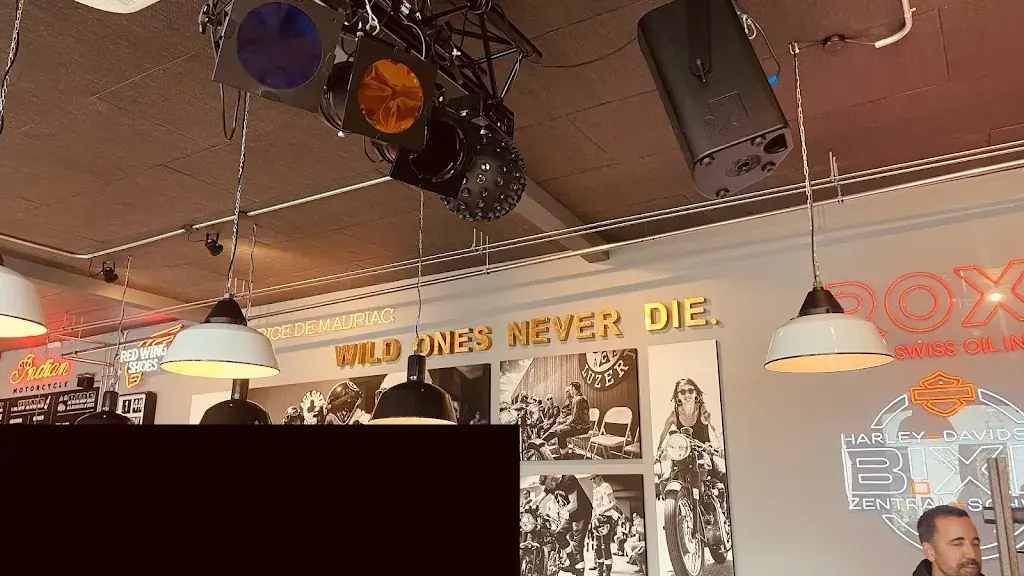 Leila Hassani_Ace Cafe Luzern_Rothenburg_review