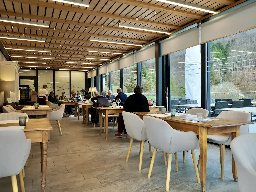 Sebastian Reiz_Café-restaurant Les Marches_Broc_review