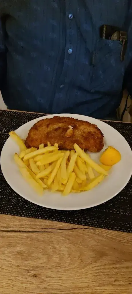 Esther Würmli_Restaurant Birspark & Minigolf Aesch_Aesch_avis