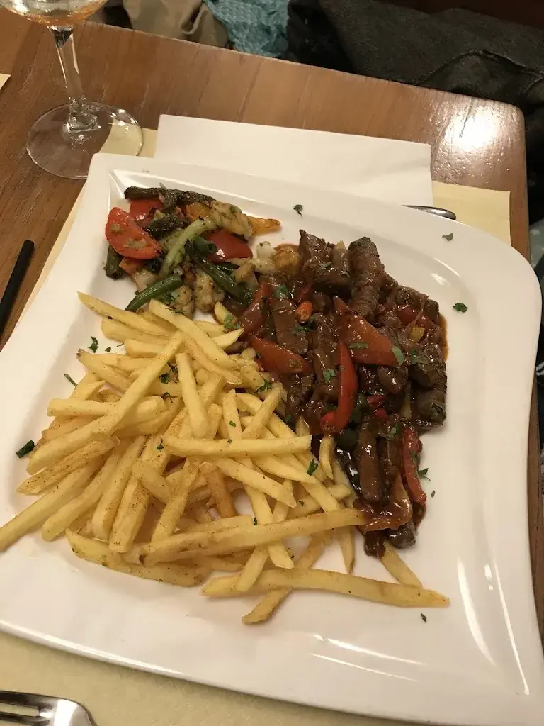 Susanne Jungo_Restaurant Kluserstübli_Aesch_avis