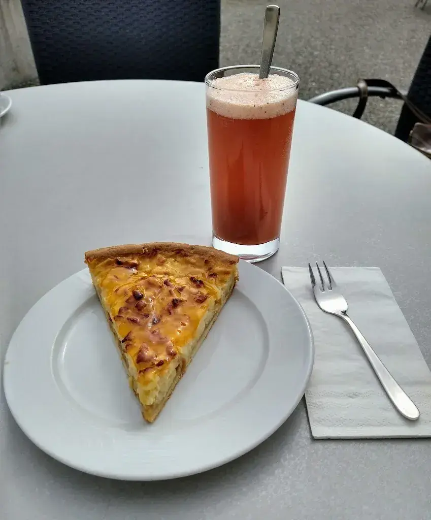 J. Santos_Klosterkafi Baldegg_Baldegg_review