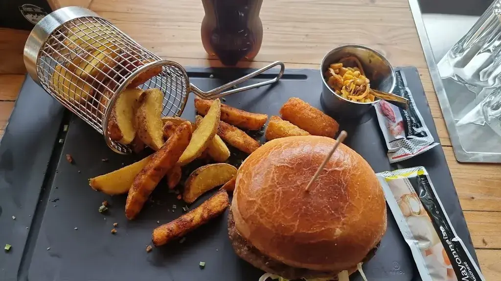 Albert Hodur_Fulmine_Root_avis