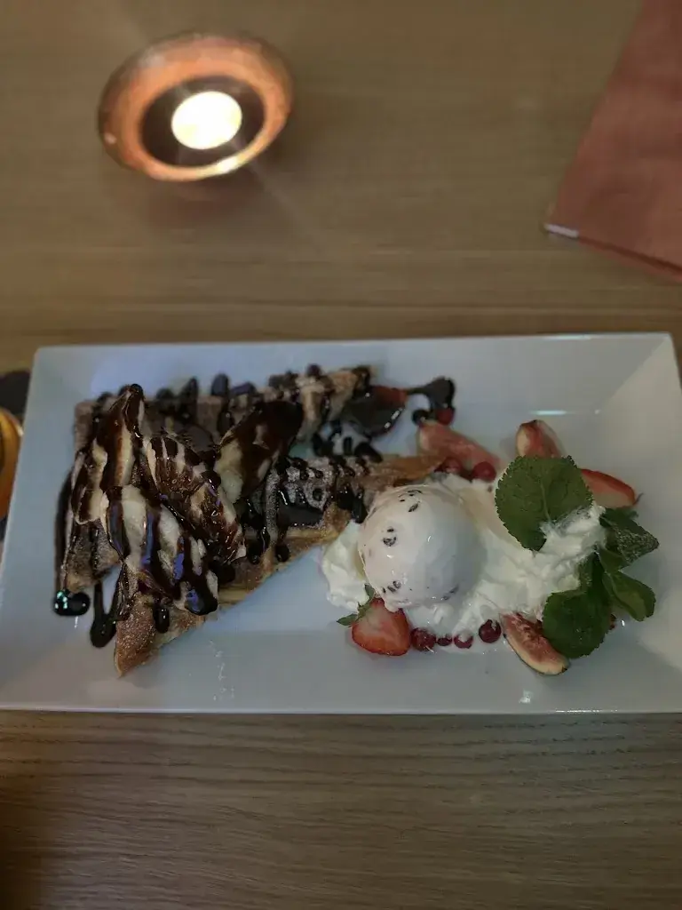 nadia salehi_Rathaus Brauerei_Luzern_reseña