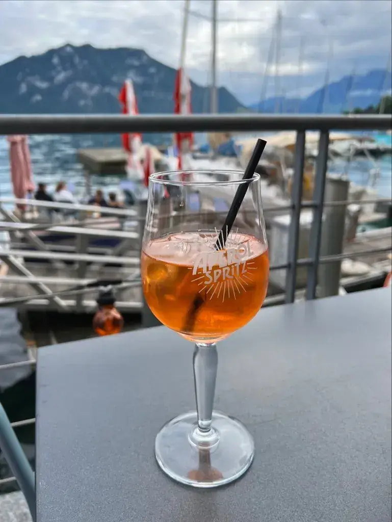 Fluffy Pigeon_Lüchttürmli_Weggis_recensione