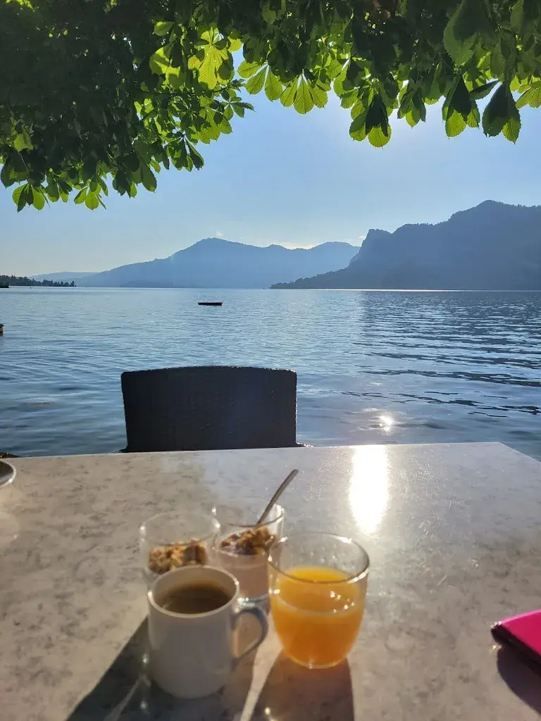 Maureen Hayes_Seehotel Pilatus_Hergiswil_avis