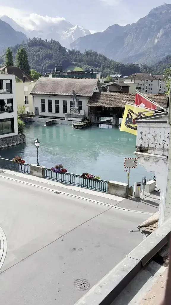 Julia Allan_The Aarburg Hotel & Cafe_Unterseen bei Interlaken_review