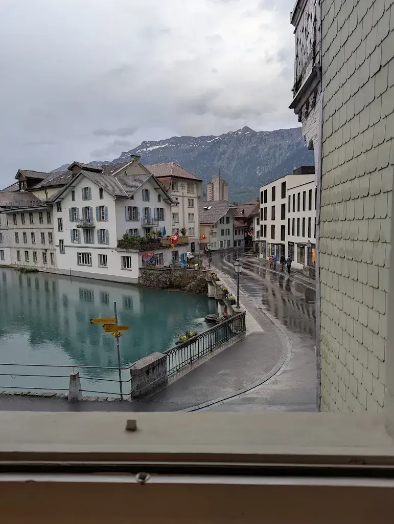 Susan Maxwell-Mahon_The Aarburg Hotel & Cafe_Unterseen bei Interlaken_review