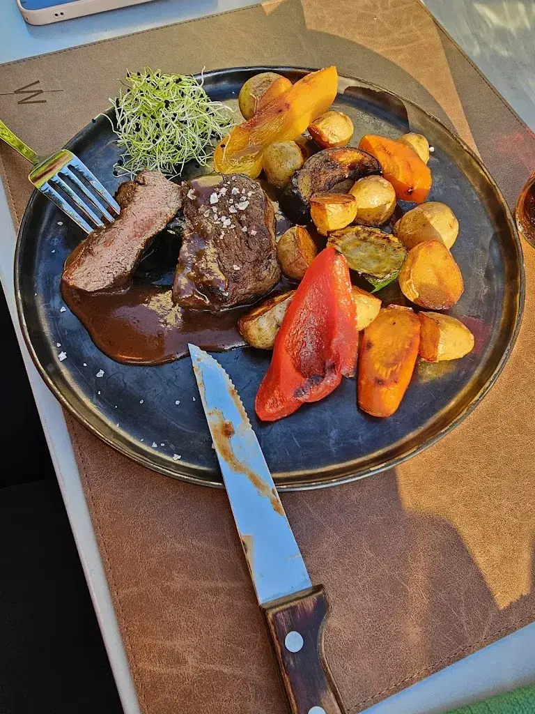 Radu Dunarentu_Wirtshaus Wichlern_Kriens_review