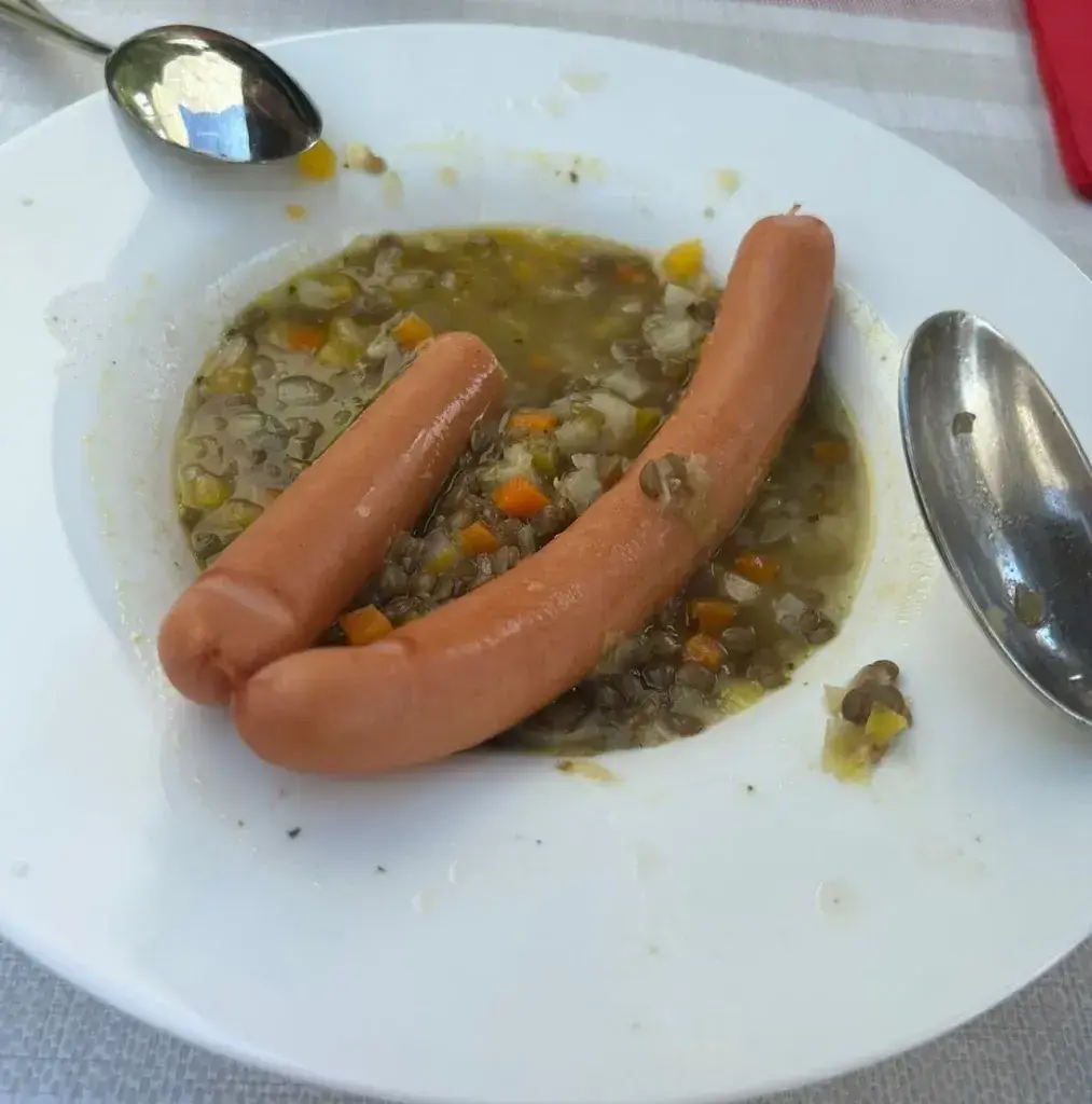 Teemu Kautonen_Taverne 1879_Obbürgen_reseña