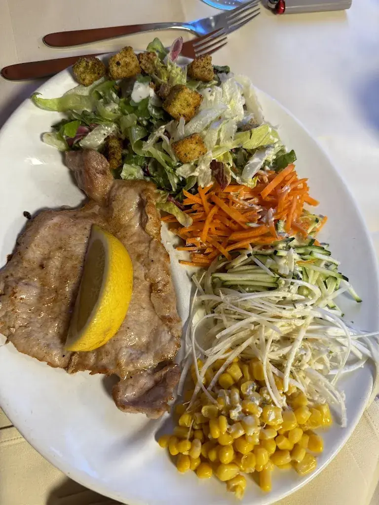 Timothy J. Widmer_Landgasthaus Strauss_Meierskappel_review