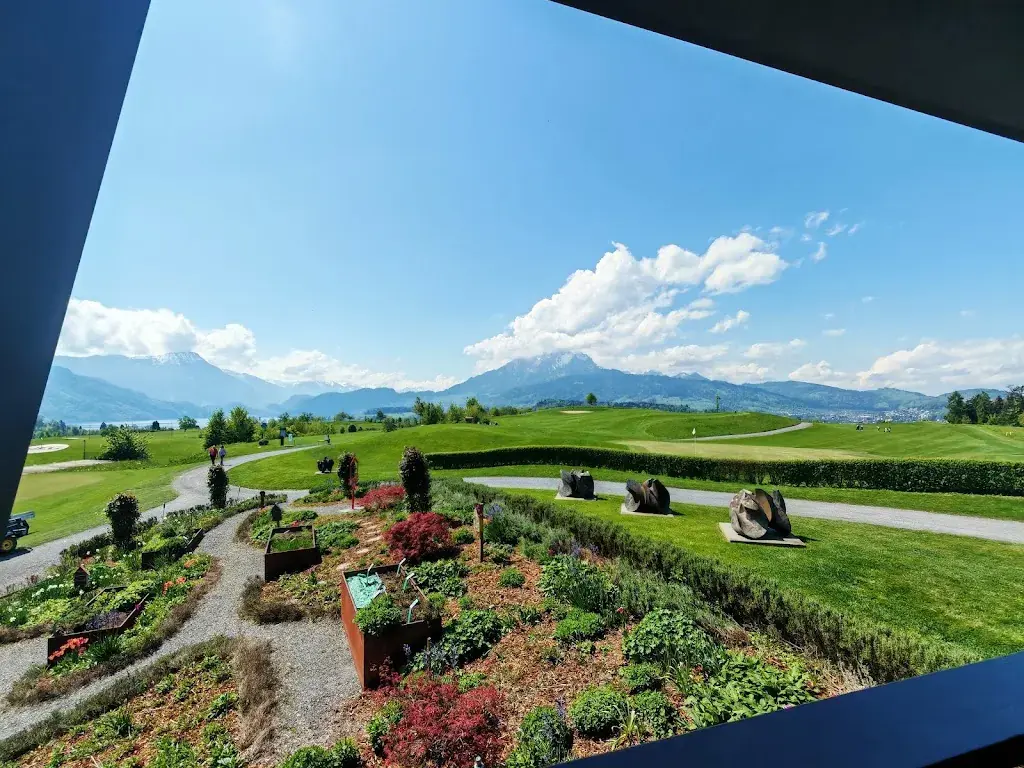 Hamad Majid_Gasthaus Badhof & Golf Meggen_Meggen_avis